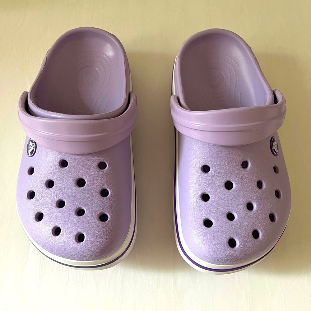 NWOT Kids Crocs Lavender Sz 1